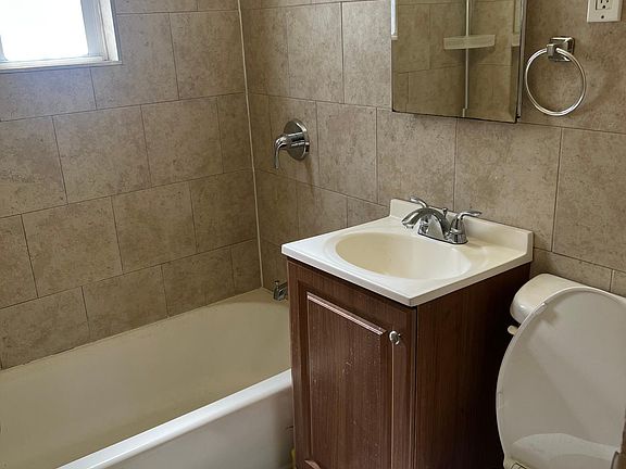 2nd image of 3324 Colden Ave #1