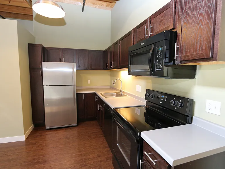 La Pompadour Apartments — Photo 6