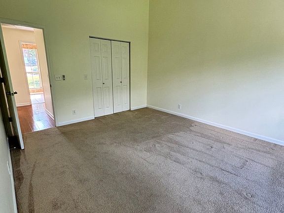 3rd image of 170 W Harbor Dr