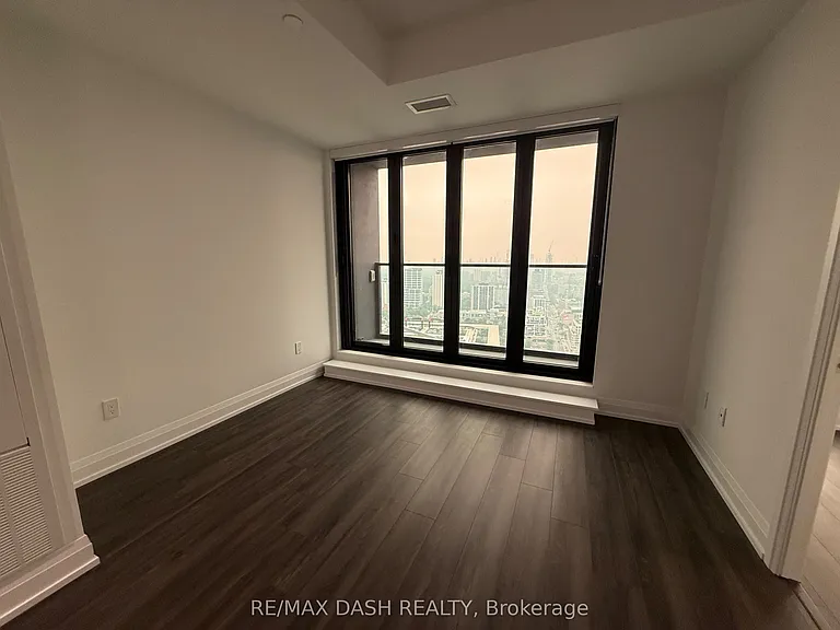 20 Soudan Ave #3606 — Photo 11