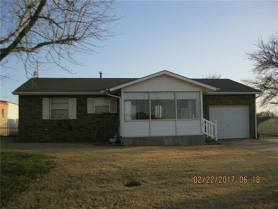 1st image of 400 Hoover Cir