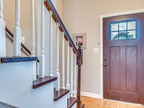 3rd image of 2927 Canterbury Ct