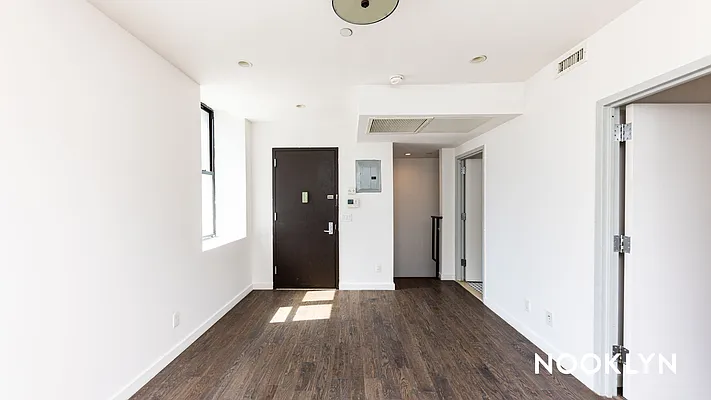 Rented by Nooklyn NYC LLC | media 31
