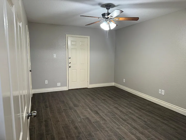 3159 Karen St — Photo 12