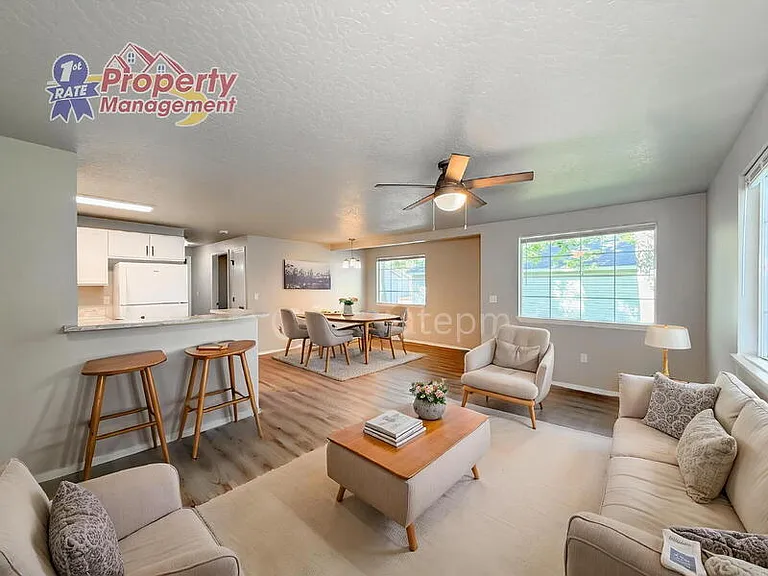 2183 S Stephen Ave #202 — Photo 3