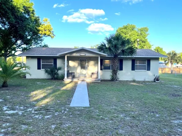 407 Poinsettia Ave, Fruitland Park, FL 34731