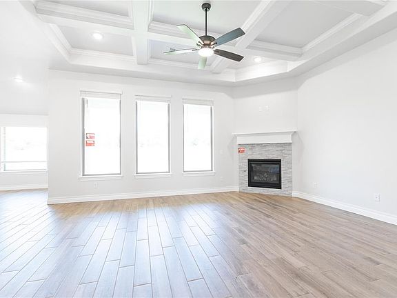 3rd image of 9017 Stark St