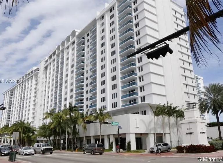 2301 Collins Ave #624 — Photo 32