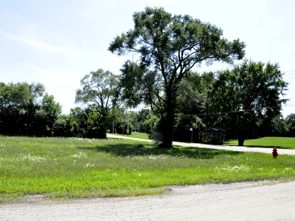 300 Godfrey Ave, Lockport, IL 60441