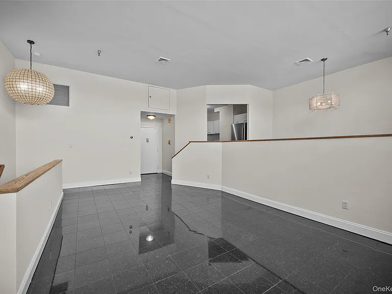 520 Ashford Ave #5 — Photo 7