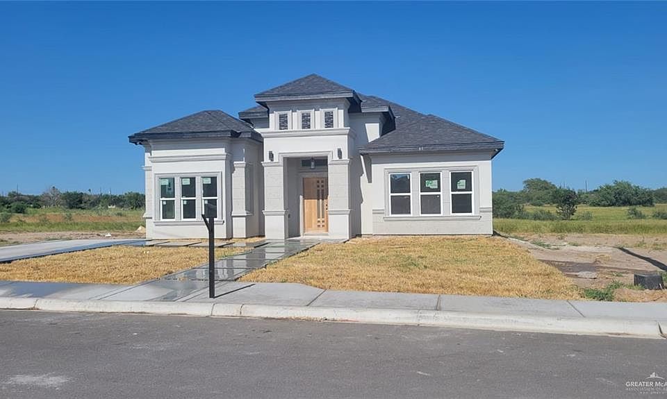 2nd image of 811 Falcon Dr