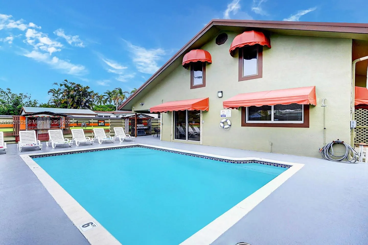 Country Club Homes — Photo 1