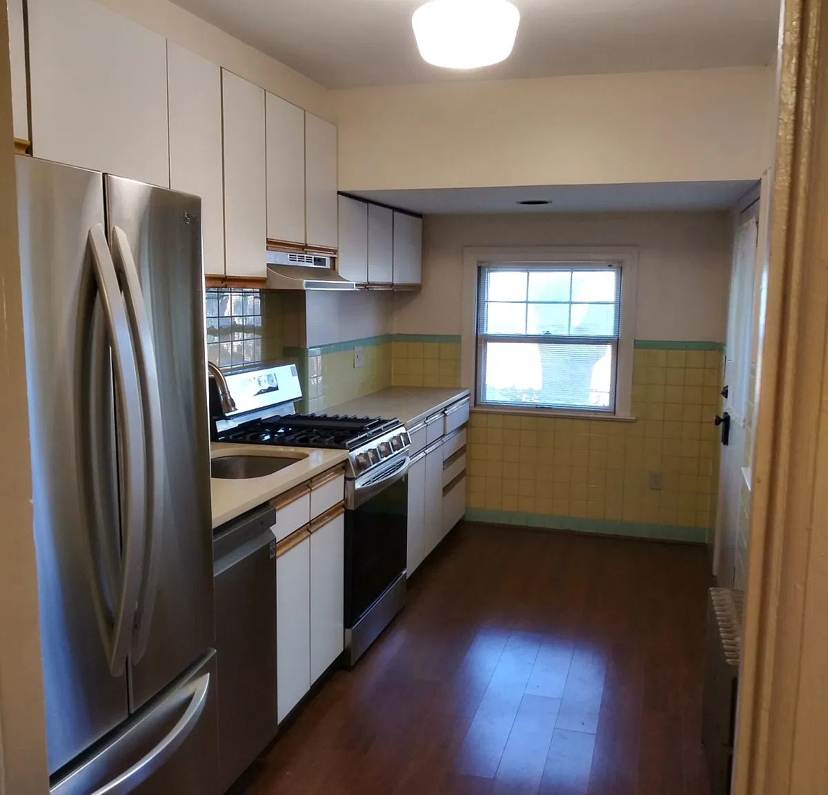 2 bed, 1.5 bath, 1052 sqft, $3,200 — Photo 4