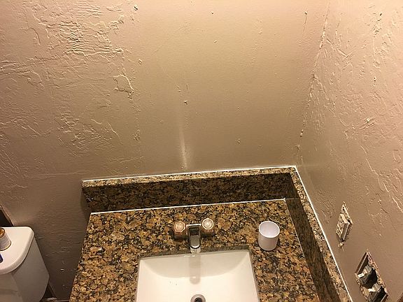 GRANITE!!! In a mobile home!