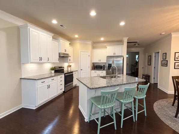 811 Appleby Dr, Simpsonville, SC 29681