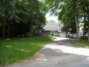 2nd image of 164 Lincoln Dr