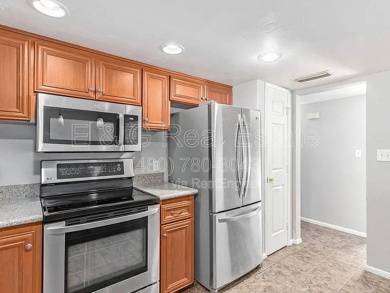 1918 E Palmcroft Dr — Photo 15