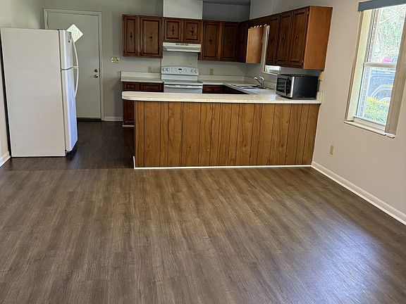 3rd image of 1933 Faulk Dr