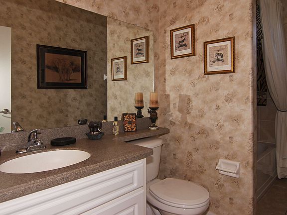 2nd image of 6327 Hickory Leaf Pl
