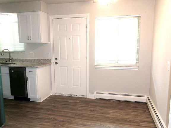 3rd image of 36241 Hathaway St Unit 6