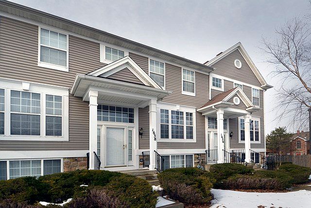 1st image of 1636 Fox Run Dr #1636