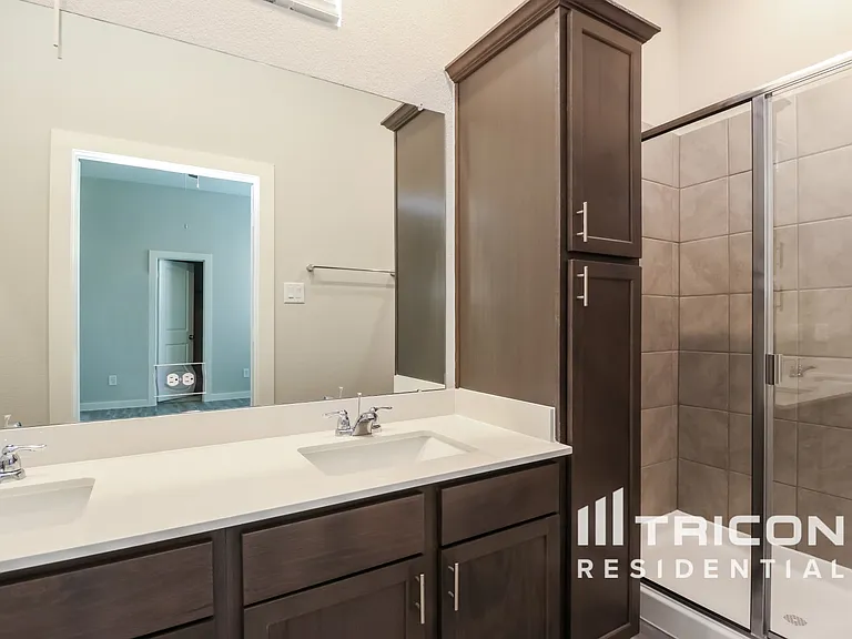 Tricon Willow Creek — Photo 111
