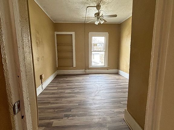 3rd image of 420 Reed St