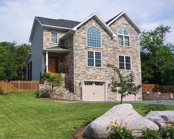 1st image of 855 Neyland Dr