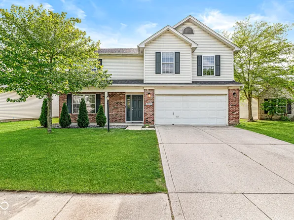 18877 Prairie Crossing Dr, Noblesville, IN 46062
