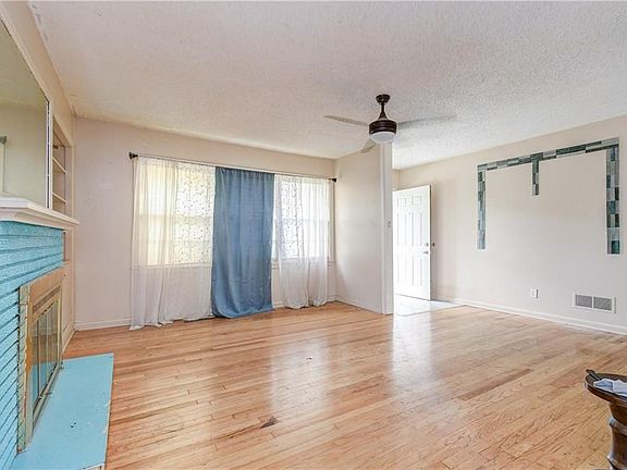 2nd image of 4520 Crisp Ave