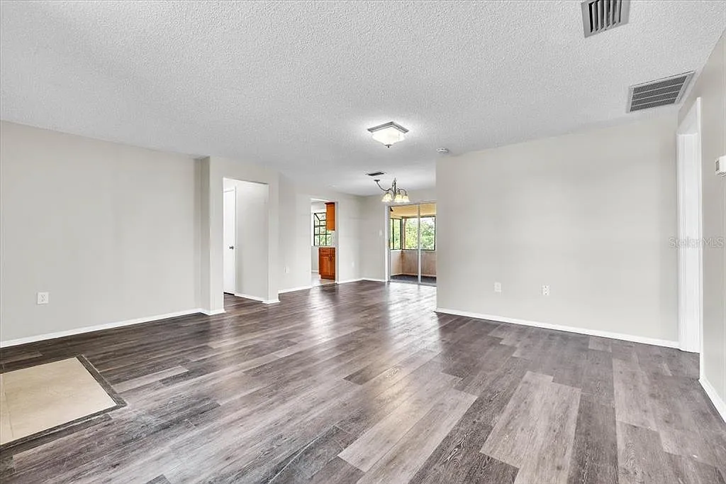 2 bed, 2.0 bath, 1200 sqft, $1,450 — Photo 3