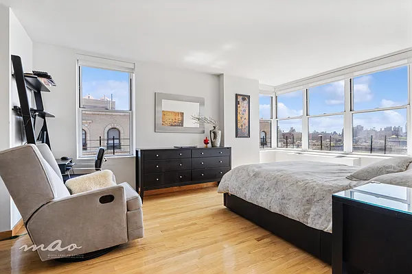 Rented by Douglas Elliman | media 16