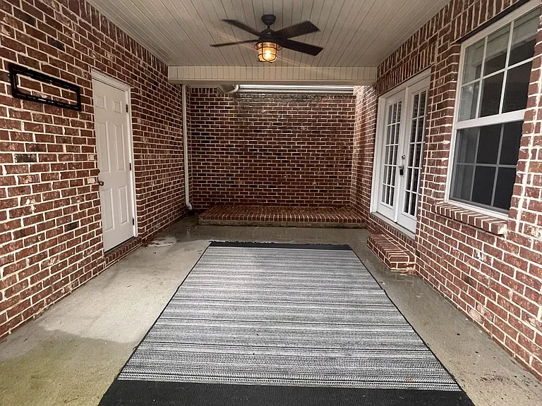 2133 Cason Ln — Photo 3