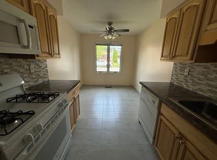 26 Lincoln Ave, Staten Island, NY 10306