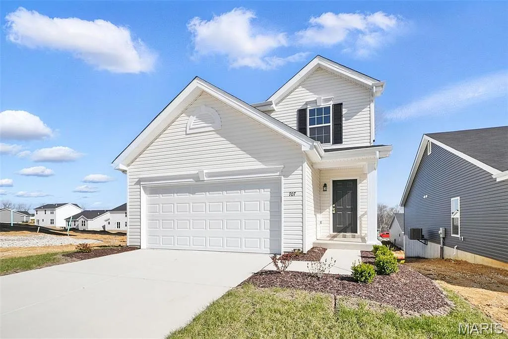 707 Courtshire Xing photo 1