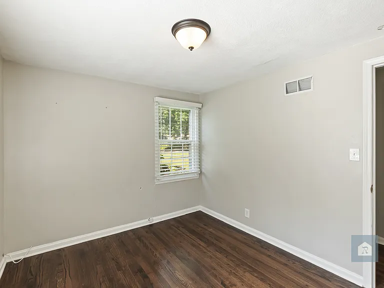 7211 Roe Ave — Photo 9
