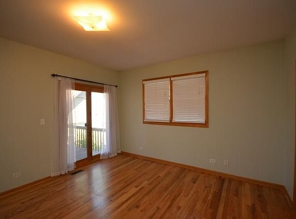 4th image of 1728 W Barry Ave #2