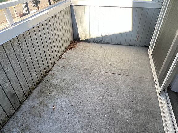 5th image of 2850 F St SE