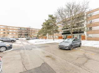 30 Sunrise Ave #202, Toronto, ON M4A 2R3