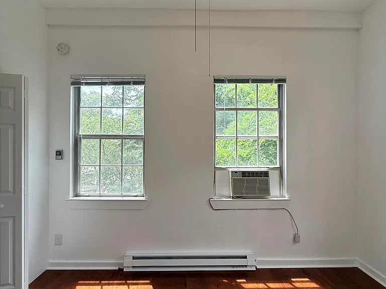 4034 Calvert St NW #5 — Photo 10
