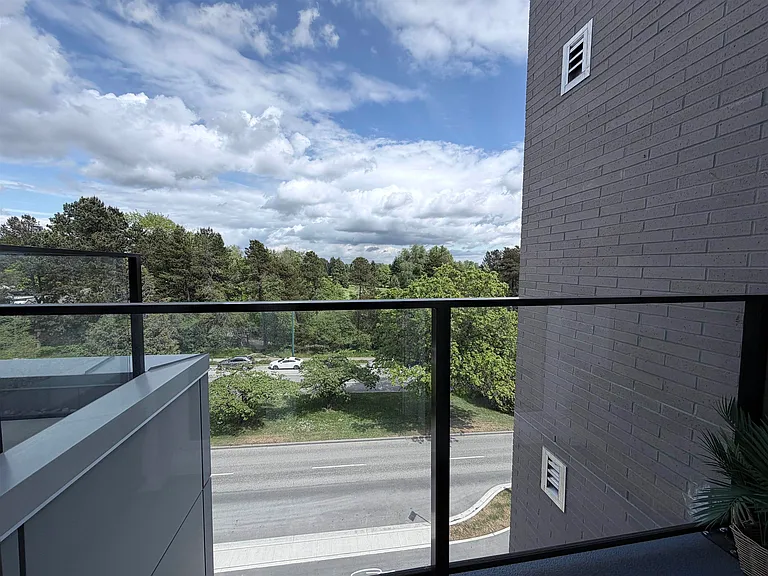 6859 Cambie St #506 — Photo 3