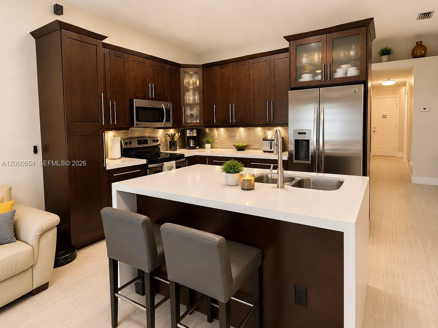 4 bed, 1500 sqft, $5,100 — Photo 3