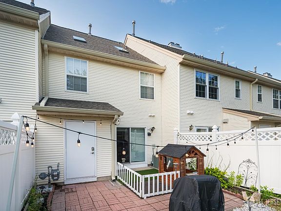 5th image of 123 Daniel Ct