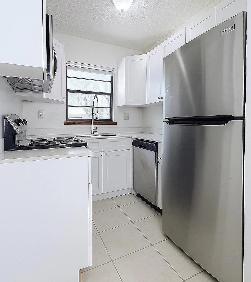 2 bed, 2.0 bath, 890 sqft, $2,100 — Photo 3
