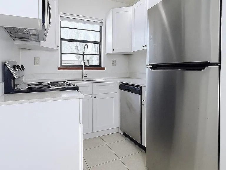 1226 N Haverhill Rd #4 — Photo 3
