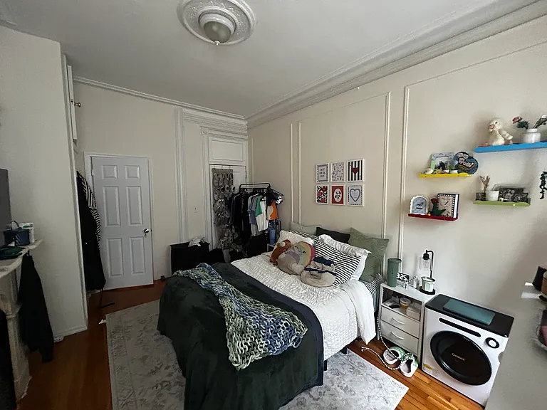 419 W 44th St #2W — Photo 5
