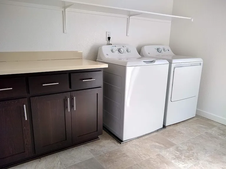 2300 Spitfire Way — Photo 6