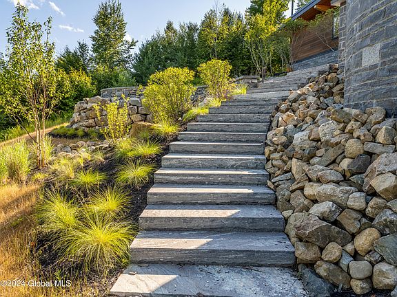 5th image of 4 Riley Farm Lane