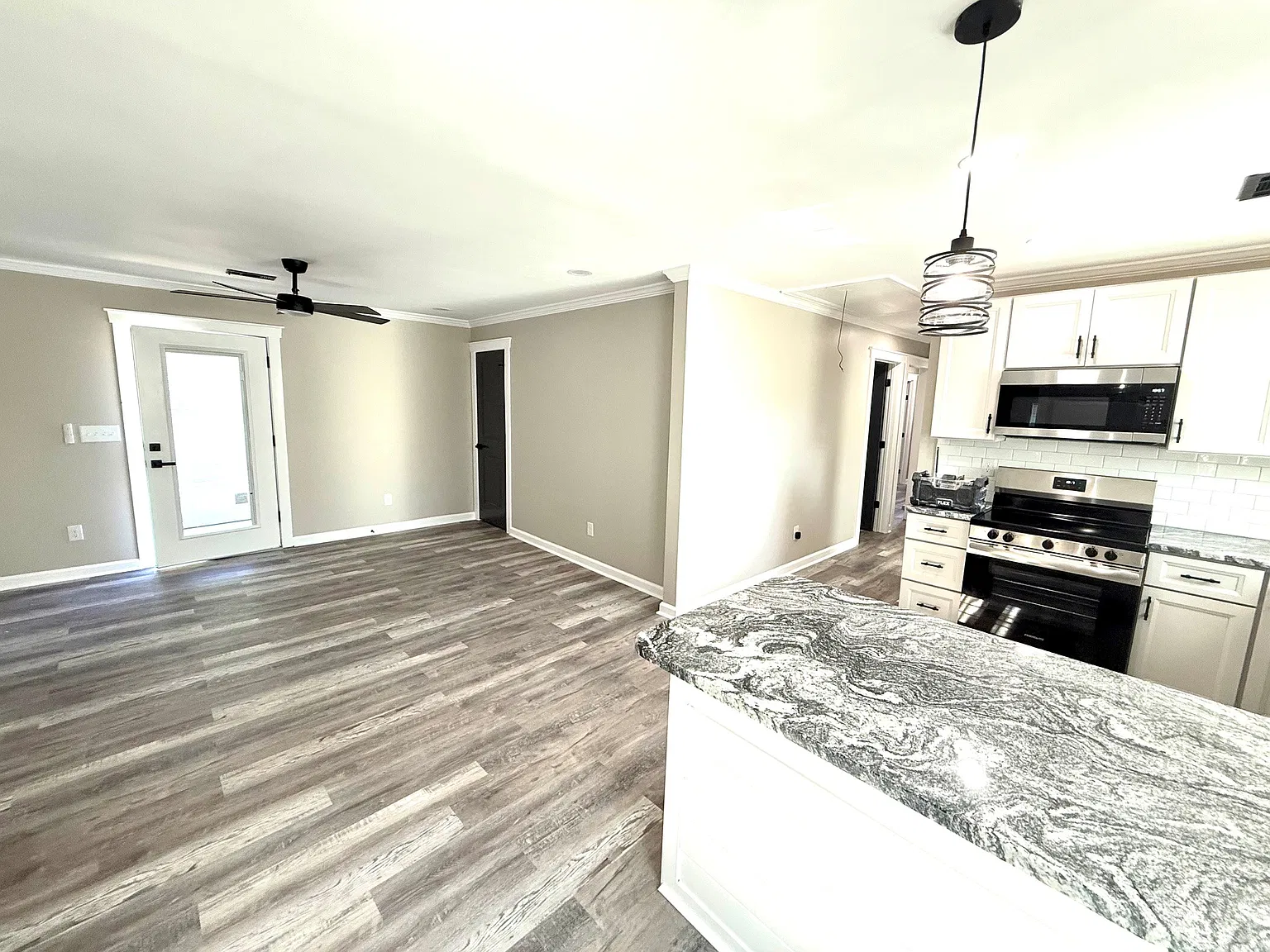 3 bed, 1375 sqft, $1,725 — Photo 3