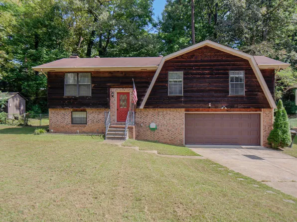 308 Cricket Ln, Hixson, TN 37343